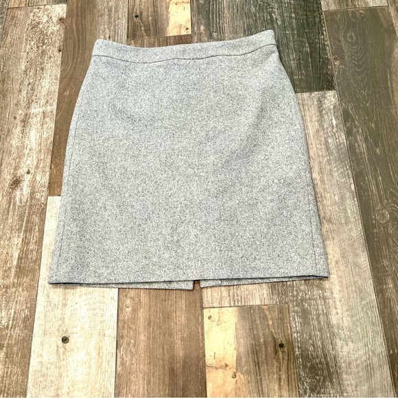 J.CREW $110 light gray Classic Lined Pencil Skirt Double Serge Wool Size 8 - Picture 2 of 9